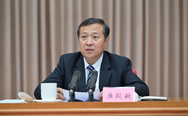 四川省學(xué)習(xí)貫徹習(xí)近平新時代中國特色社會主義思想主題教育第一批總結(jié) 暨第二批部署會議召開 認(rèn)真總結(jié)第一批主題教育做法經(jīng)驗 精心組織開展好全省第二批主題教育 王曉暉廉毅敏講話 黃強(qiáng)田向利出席「相關(guān)圖片」